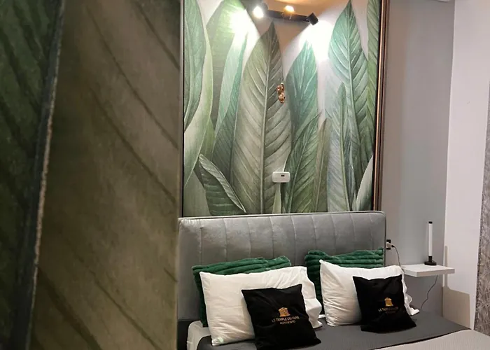 Le Temple Du Luxe Bed & Breakfast 3*